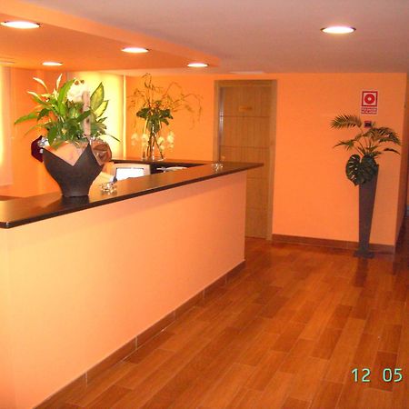Hostal El Arco Mejorada Del Campo Buitenkant foto