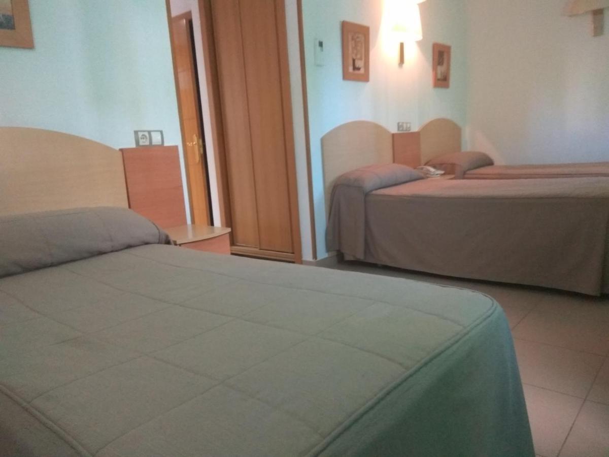 Hostal El Arco Mejorada Del Campo Buitenkant foto
