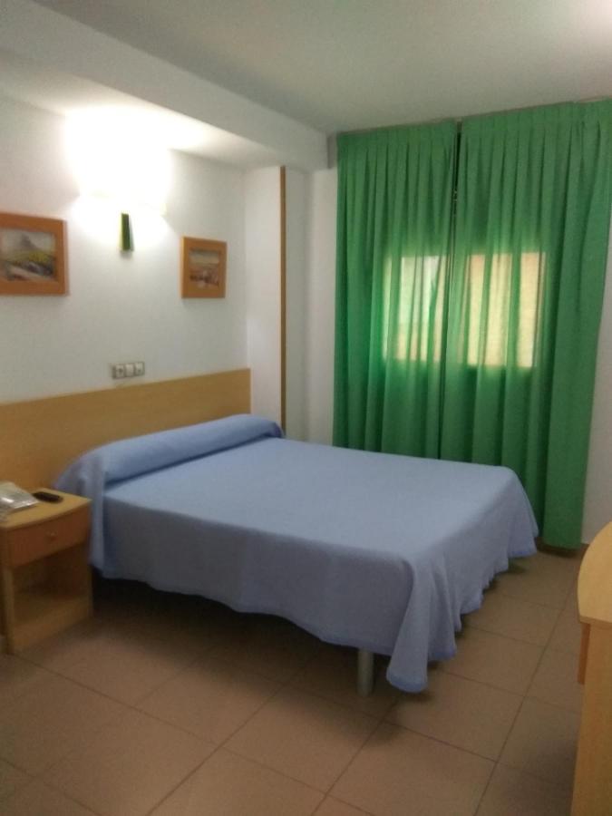 Hostal El Arco Mejorada Del Campo Buitenkant foto