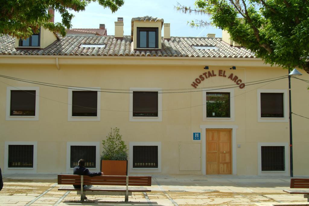 Hostal El Arco Mejorada Del Campo Buitenkant foto