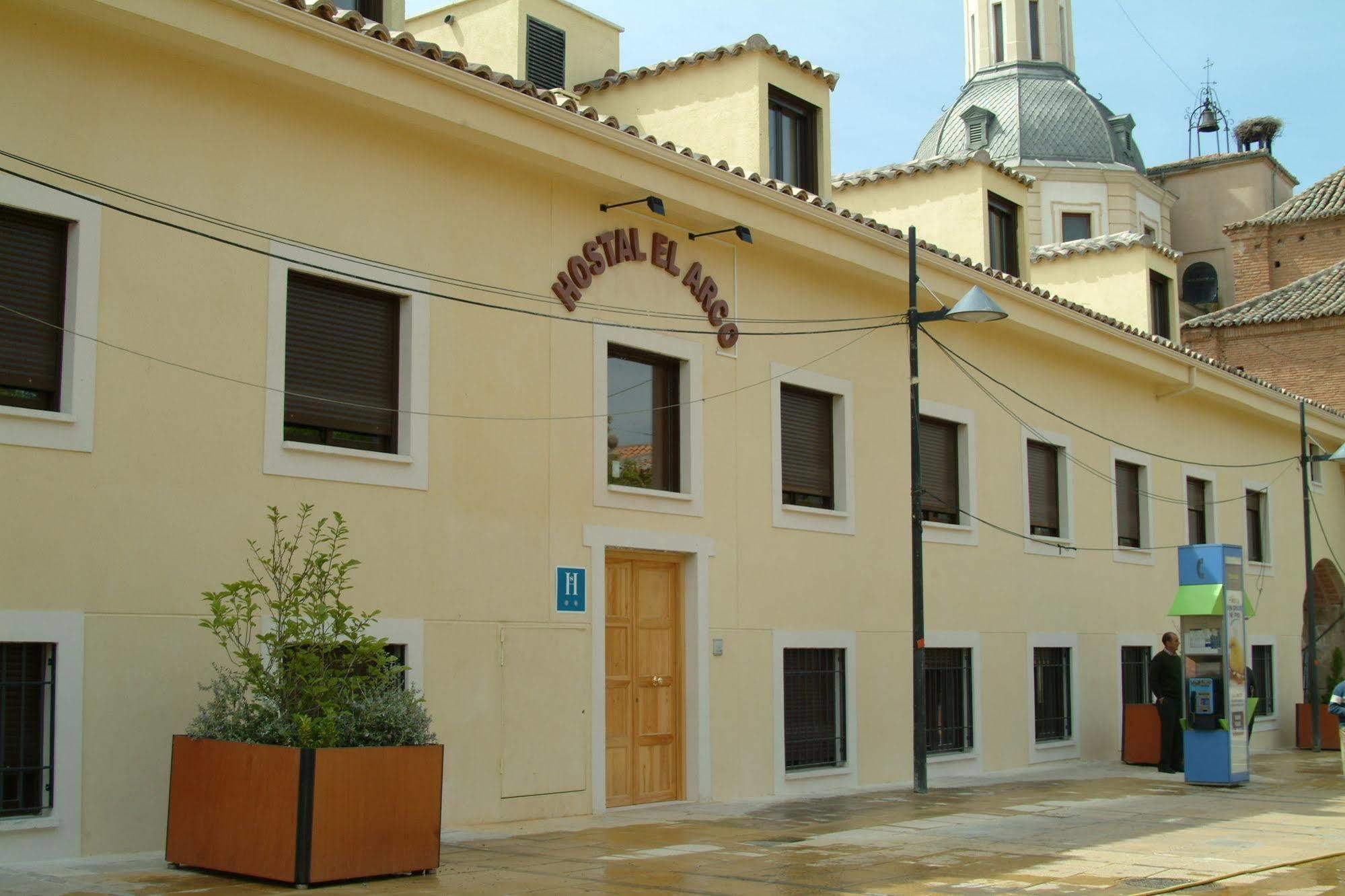 Hostal El Arco Mejorada Del Campo Buitenkant foto